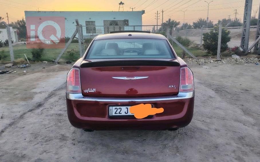 کرایسلەر 300